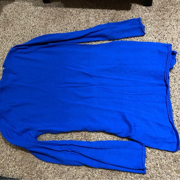 Chelsea and Theodore cashmere long line sweater. Size medium. Royal blue. - Picture 4 of 10